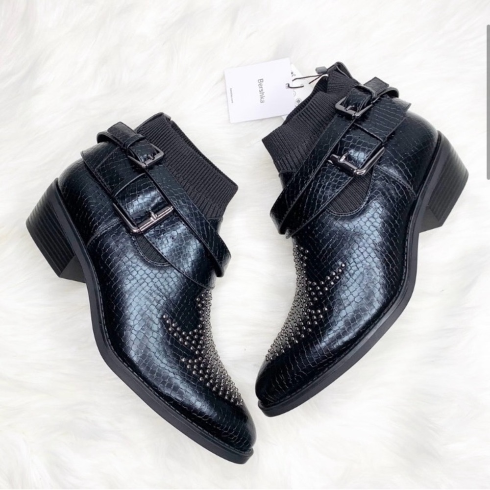 Berksha Black Studded Low Heeled Ankle Boots 7.5